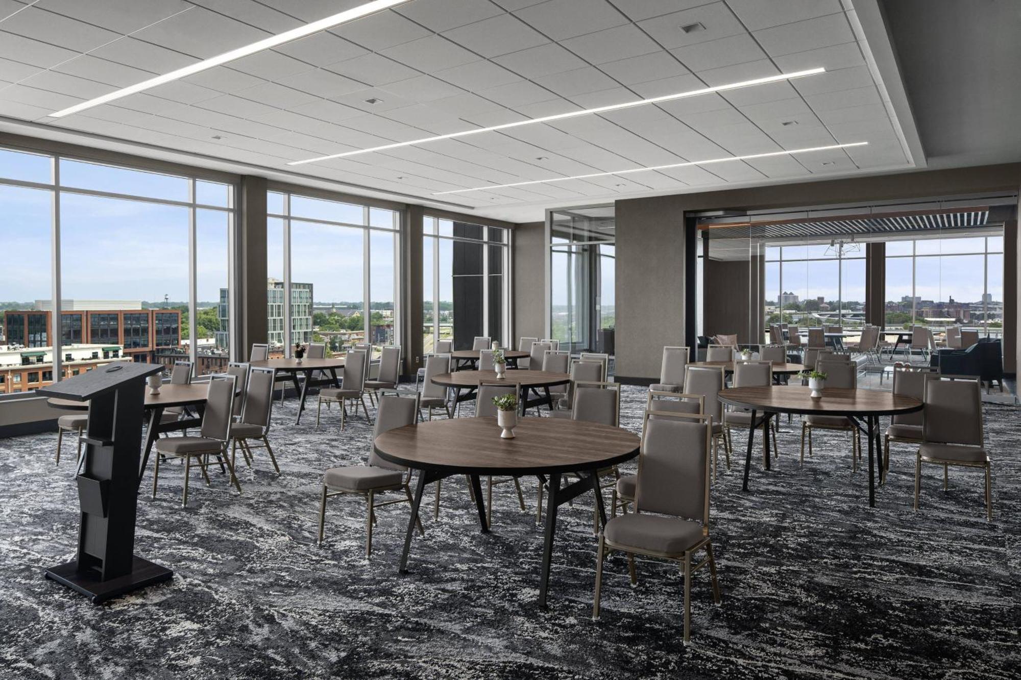 Ac Hotel By Marriott Columbus Downtown Екстер'єр фото